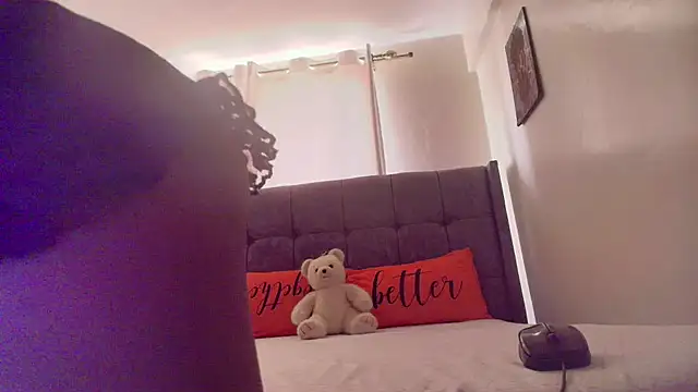 t-NaughtyLicia online show from October 2, 6:06 am