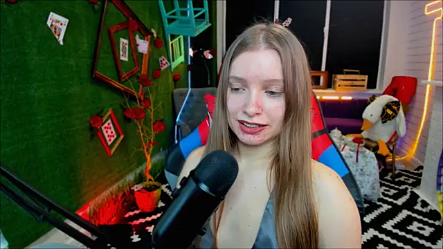 Snapshot of MayaSinabon chatting on February 18, 3:20 pm MayaSinabon online show from February 18, 3:20 pm