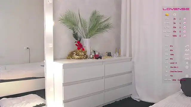 -MARIDRAGON- online show from March 19, 1:29 pm