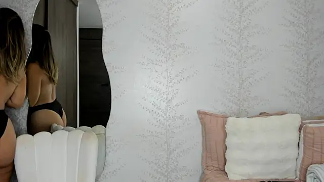 layla vanegas online show from November 23, 3:38 am