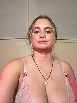 Sophie Raegan online show from May 4, 11:35 am