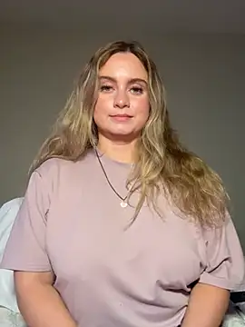 Sophie Raegan online show from April 18, 3:47 pm