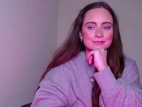 Sophie Raegan online show from January 4, 9:00 am