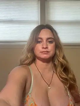 Sophie Raegan online show from June 1, 4:39 pm