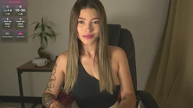 AyraSmith  online show from June 29, 11:59 pm