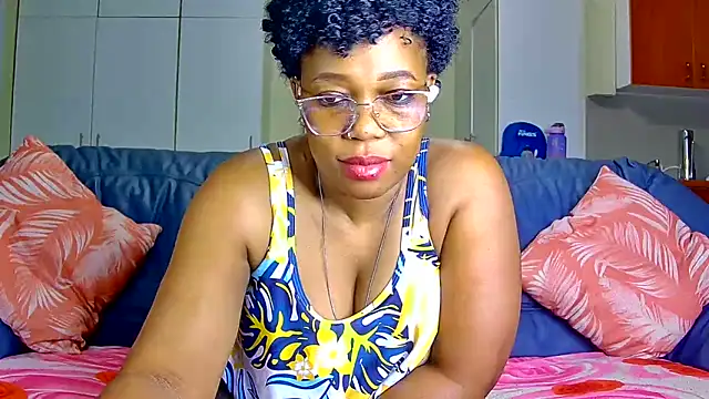 Snapshot of AfriGoddess21 chatting on February 13, 9:38 pm AfriGoddess21 online show from February 13, 9:38 pm