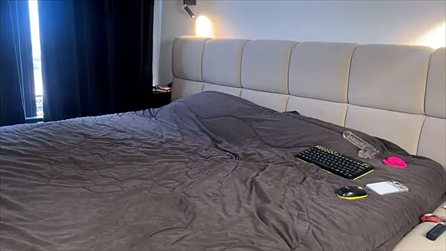 niravana  online show from June 20, 1:49 pm
