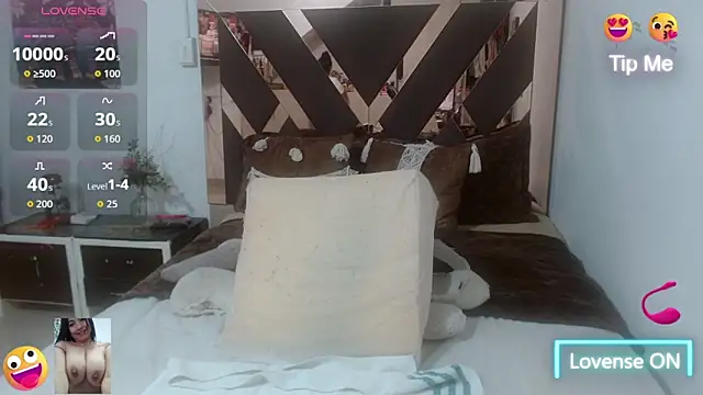 lindaesmeralda online show from October 16, 11:46 pm