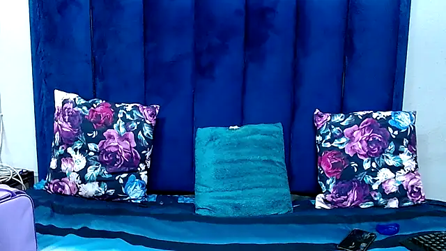 HotSmallTits online show from April 14, 6:57 pm