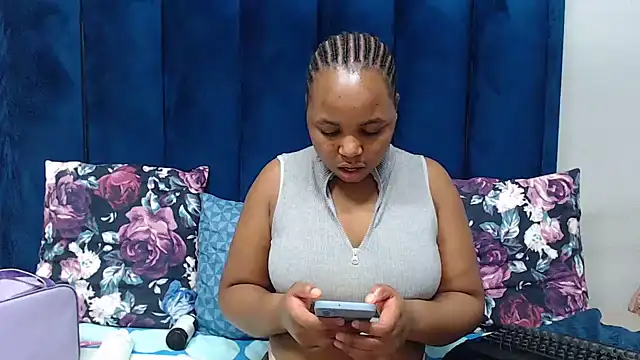 Snapshot of HotSmallTits chatting on June 18, 7:08 pm HotSmallTits online show from June 18, 7:08 pm