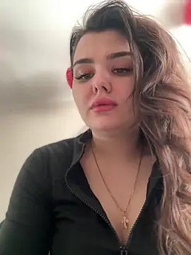 Snapshot of NikaMur chatting on March 3, 6:42 am NikaMur online show from March 3, 6:42 am