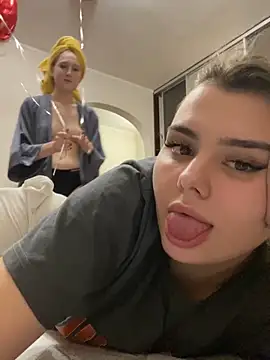 Snapshot of NikaMur chatting on March 1, 3:27 pm NikaMur online show from March 1, 3:27 pm