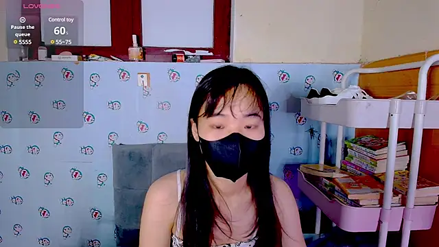 Snapshot of __Saphia__ chatting on March 5, 12:38 am Saphia online show from March 5, 12:38 am