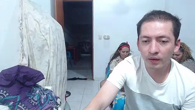 Snapshot of mademooms chatting on September 27, 2:39 am mademooms online show from September 27, 2:39 am