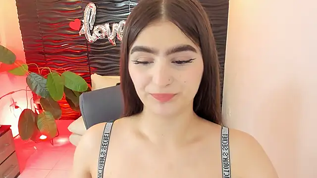 Snapshot of sofia_44 chatting on October 4, 12:50 pm sofia 44 online show from October 4, 12:50 pm