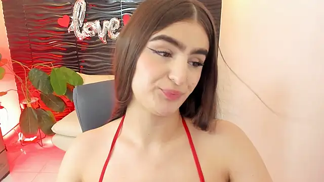 Snapshot of sofia_44 chatting on October 1, 1:04 pm sofia 44 online show from October 1, 1:04 pm