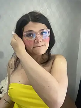 Snapshot of dayis_butera chatting on June 17, 12:37 pm dayis butera online show from June 17, 12:37 pm