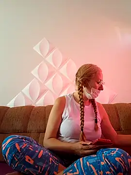 MILEIDE980 online show from November 11, 12:11 pm