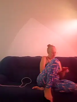 MILEIDE980 online show from November 27, 2:28 pm