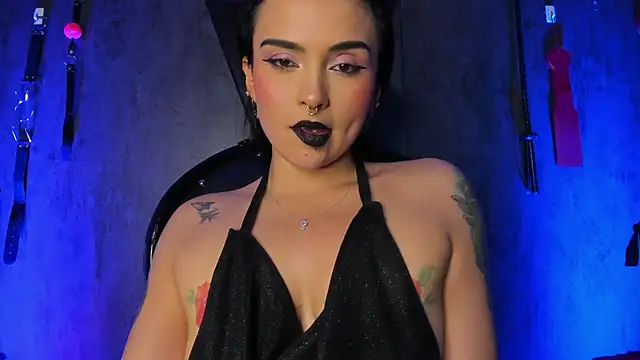 Snapshot of CharlotteScotte chatting on March 19, 2:46 pm CharlotteScotte online show from March 19, 2:46 pm