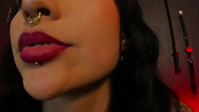 Snapshot of CharlotteScotte chatting on March 12, 5:07 pm CharlotteScotte online show from March 12, 5:07 pm