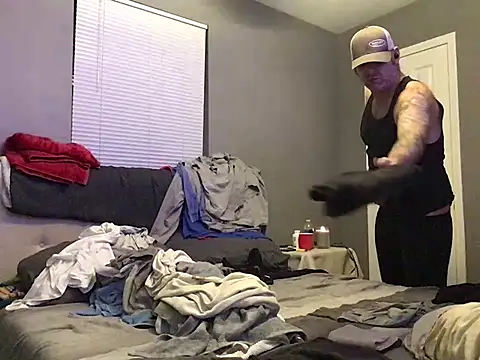 Snapshot of Cummerforyouu2 chatting on January 11, 6:24 am Cummerforyouu2 online show from January 11, 6:24 am