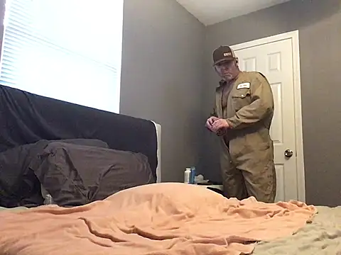 Snapshot of Cummerforyouu2 chatting on January 20, 10:15 pm Cummerforyouu2 online show from January 20, 10:15 pm