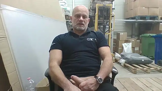 Snapshot of Boomerhun chatting on February 2, 5:06 am Boomerhun online show from February 2, 5:06 am