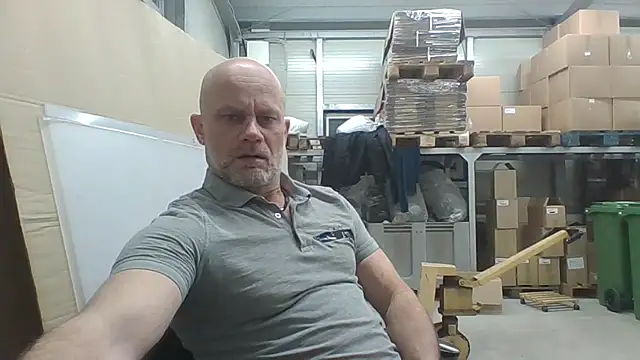 Snapshot of Boomerhun chatting on February 16, 5:06 am Boomerhun online show from February 16, 5:06 am