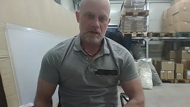 Snapshot of Boomerhun chatting on March 3, 5:03 am Boomerhun online show from March 3, 5:03 am