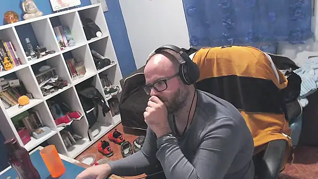 ravingr4d4 online show from October 30, 11:56 pm