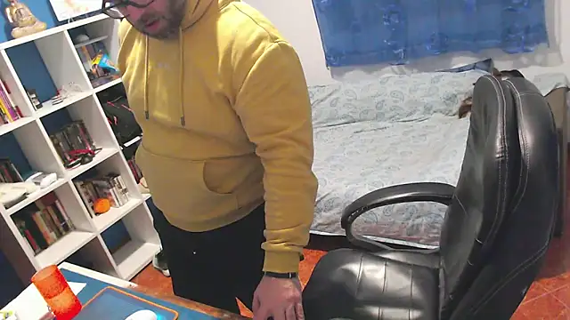 ravingr4d4 online show from February 19, 9:23 pm