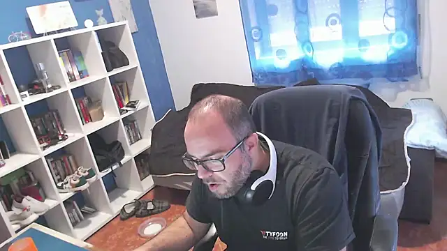 ravingr4d4 online show from November 13, 11:25 am