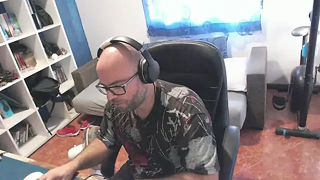ravingr4d4 online show from October 17, 8:17 am