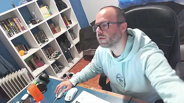 ravingr4d4 online show from November 12, 11:14 am