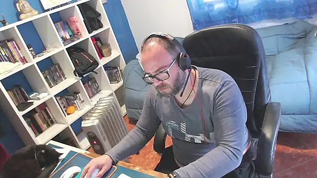 ravingr4d4 online show from February 24, 12:06 pm