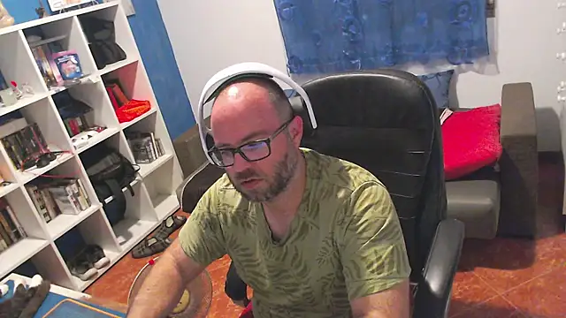 Snapshot of ravingr4d4 chatting on June 30, 9:48 pm ravingr4d4 online show from June 30, 9:48 pm