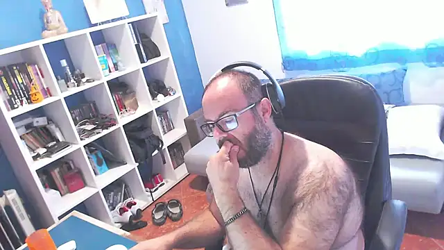 ravingr4d4 online show from October 7, 9:43 am