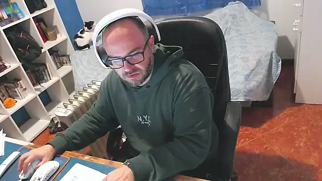 ravingr4d4 online show from February 16, 9:19 am