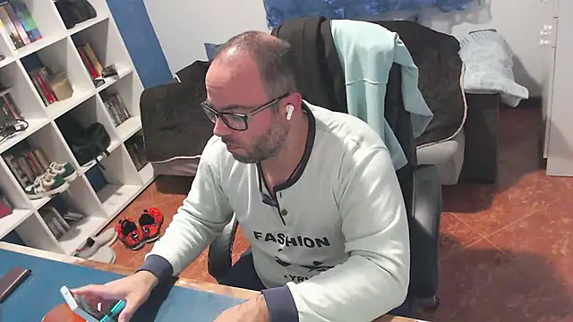 ravingr4d4 online show from November 12, 11:19 pm