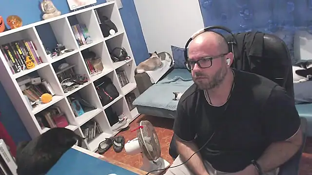 ravingr4d4 online show from October 20, 9:37 pm