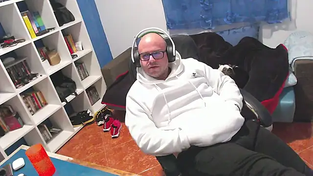 ravingr4d4 online show from December 18, 10:46 pm