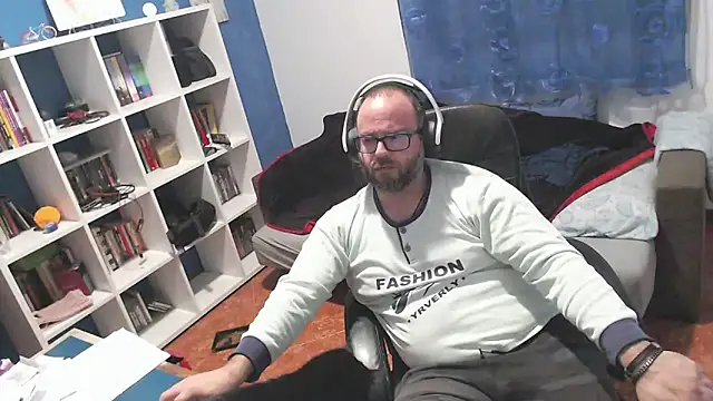 ravingr4d4 online show from November 28, 11:16 pm