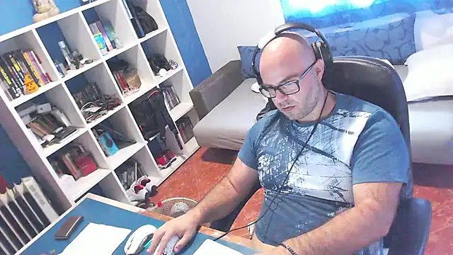 ravingr4d4 online show from October 8, 9:55 am
