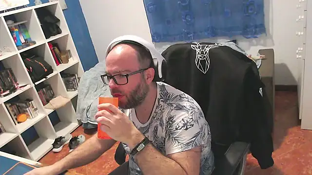 ravingr4d4 online show from February 21, 12:45 am