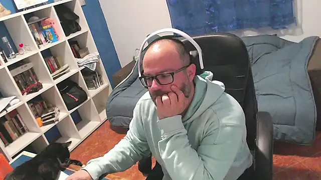 ravingr4d4 online show from March 23, 11:15 pm