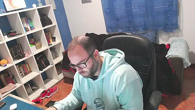 ravingr4d4 online show from December 5, 9:19 am