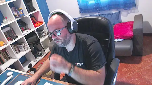 Snapshot of ravingr4d4 chatting on June 26, 8:09 am ravingr4d4 online show from June 26, 8:09 am
