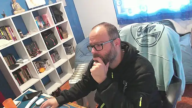 ravingr4d4 online show from February 26, 9:20 am