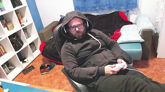 ravingr4d4 online show from December 14, 10:37 pm